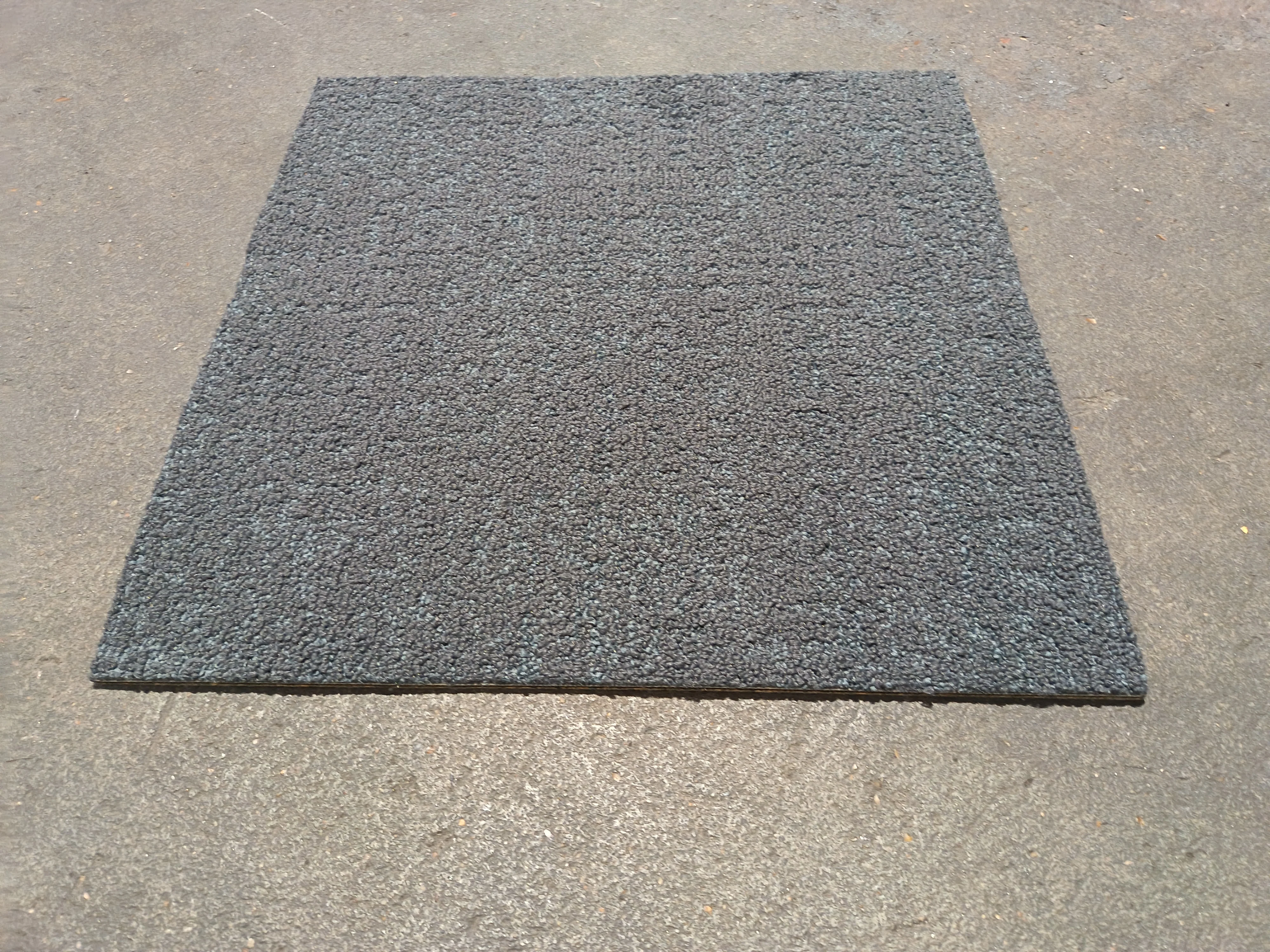 Dalle moquette gris - 500 x 500 mm - Milliken (avec sous couche) - Image 3