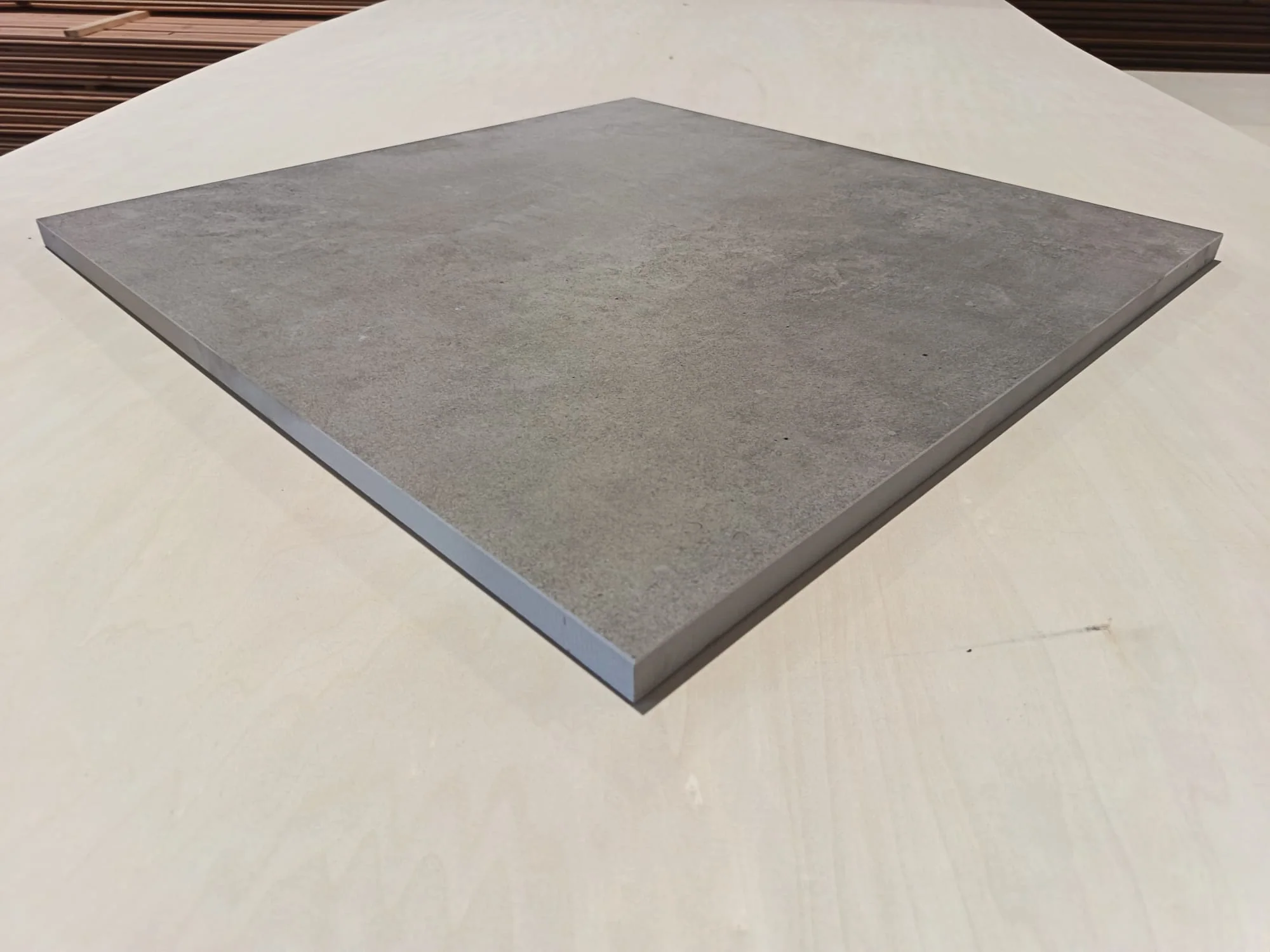 Carrelage extérieur grès cérame rectifié structuré couleur Sable - gamme Fast ref G336 - 60x60cm - Ep= 20mm - Novoceram - Image 3